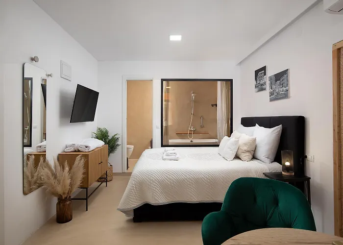 Apartment Deluxe In Center With Parking And Bathtub