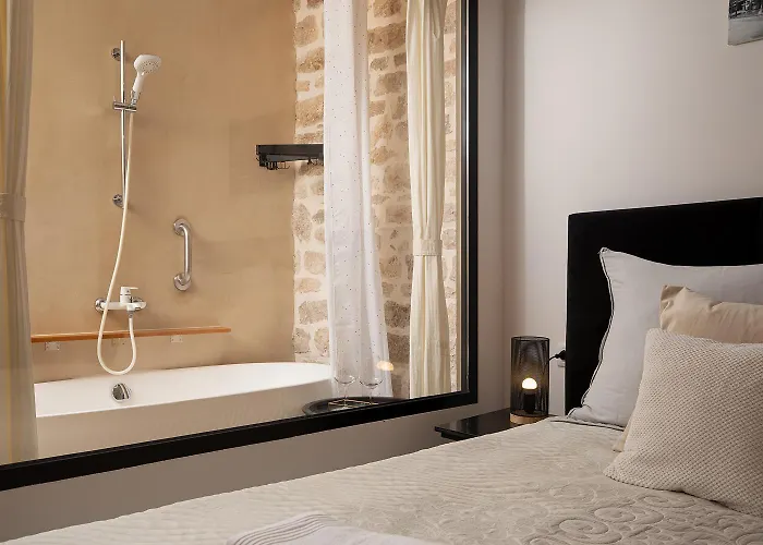 Apartment Deluxe In Center With Parking And Bathtub *
