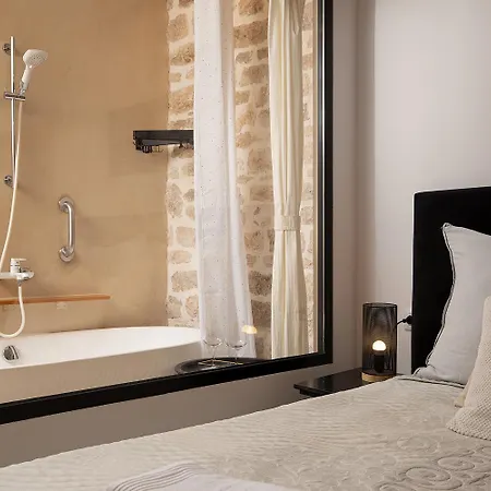 Apartment Deluxe In Center With Free Private Parking *