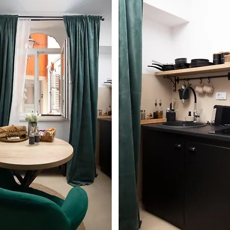 Deluxe In Center With Parking And Bathtub * Ρόβινι