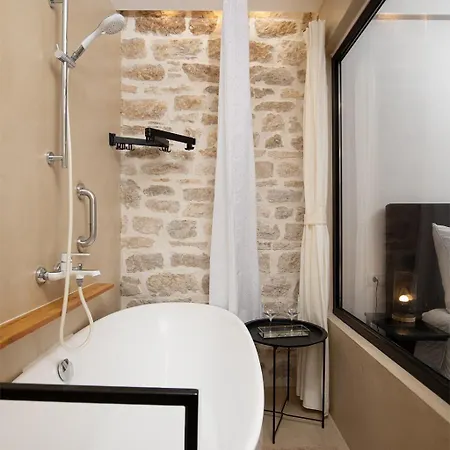 Apartman Deluxe In Center With Parking And Bathtub *